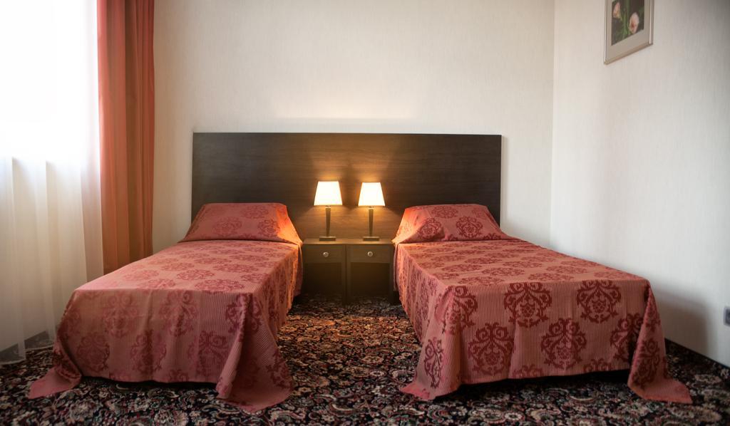 Park Hotel Dnipro Exterior photo
