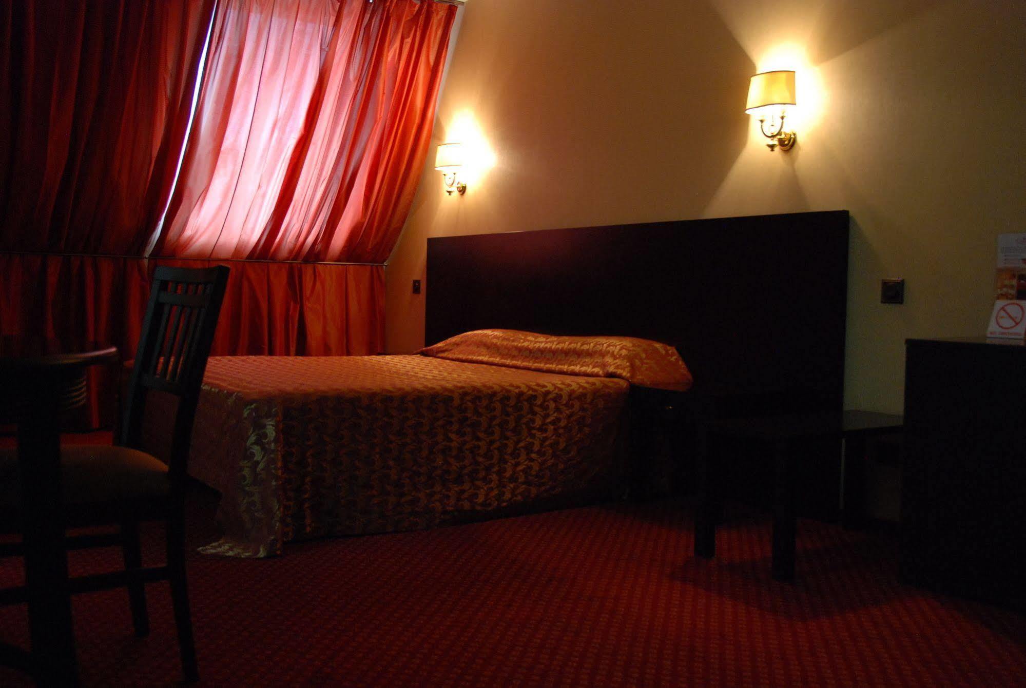 Park Hotel Dnipro Exterior photo