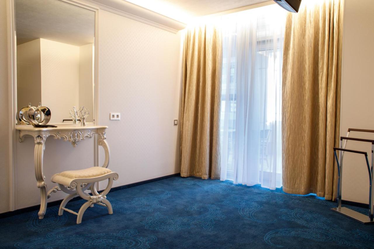 Park Hotel Dnipro Exterior photo